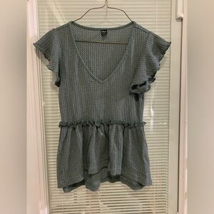 Elegant  Ruffle Sleeve Top. Ladies Sz small top